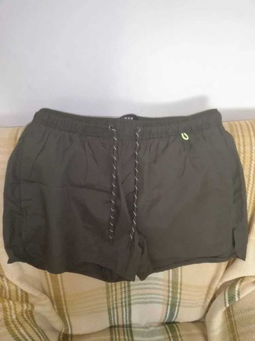 Calções de banho de marca (Billabong, Carhartt e Lefties)