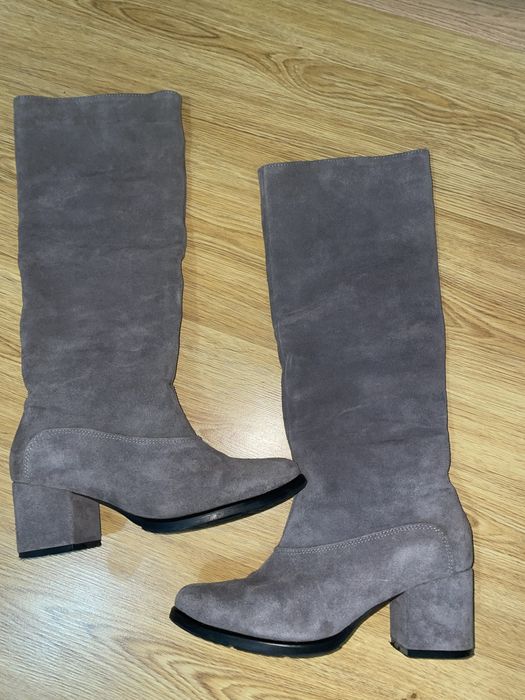 Продаю сапоги в гарному стані, зручний каблук.