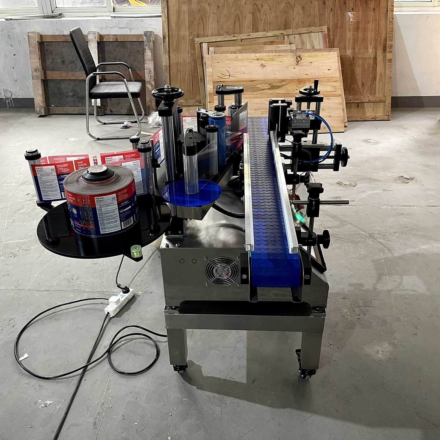 Máquina automática de rotulagem de garrafas e latas de mesa