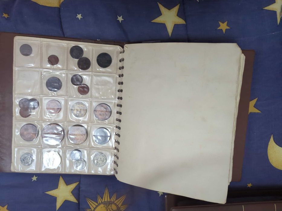 Colecção de 385 moedas