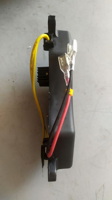 AVR на 4 провода 7-8квт GFC7-1D2A AVR7-1D2AA