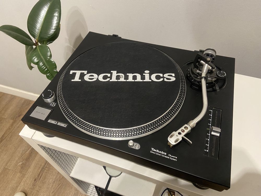 Technics SL-1200 (1210) mk2