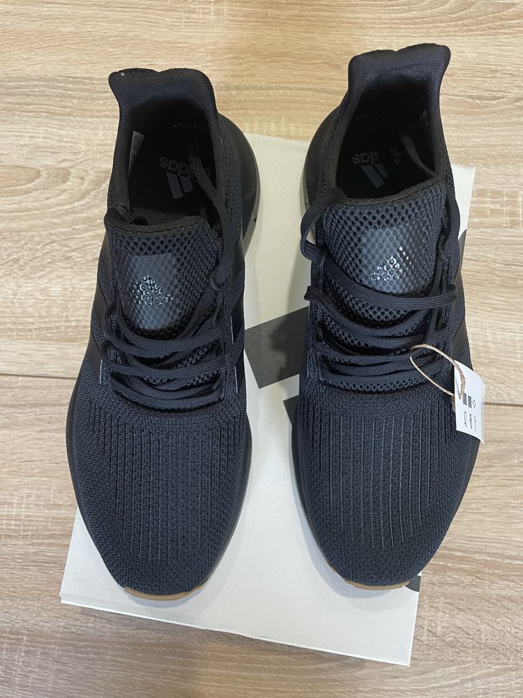 Кроссовки Adidas SWIFT RUN 1.0 SHOES оригинал