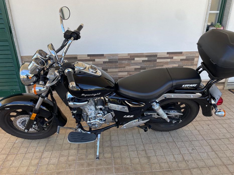 Moto keeway como nova