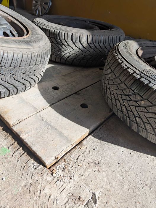 koła felgi opony zimowe 195/65 R15 Continental