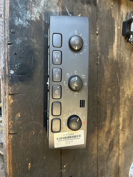 Panel sterowania nawiewem volvo v40