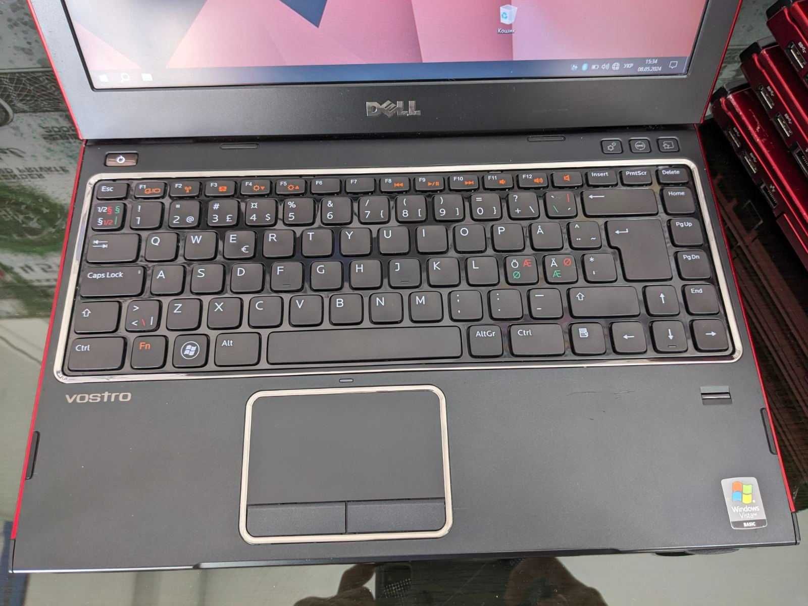 Ноутбук Dell Vostro 3350 - червоні кольори