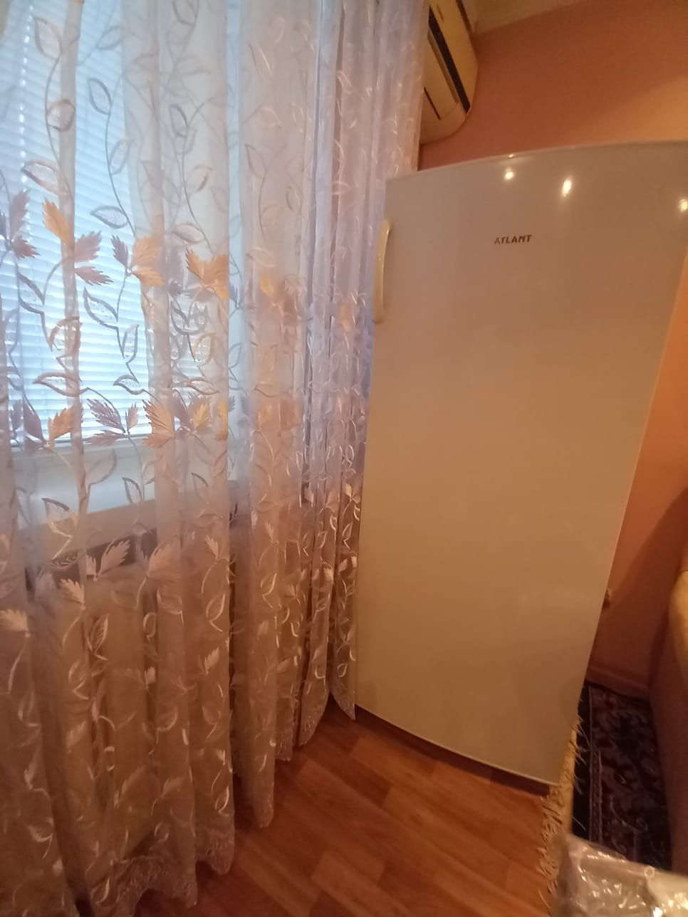Продам морозильну камеру Атлант