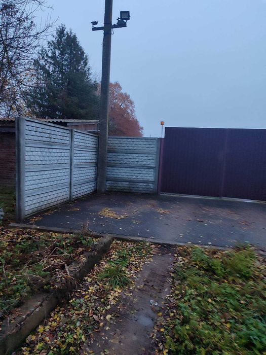 Продам приватизированный земельный участок с постройками в Равнополье