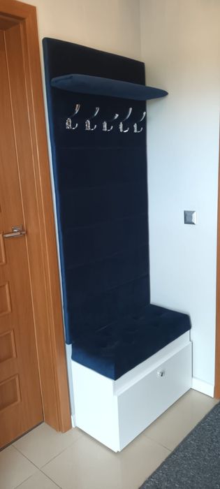 Szafka na buty z wieszakiem