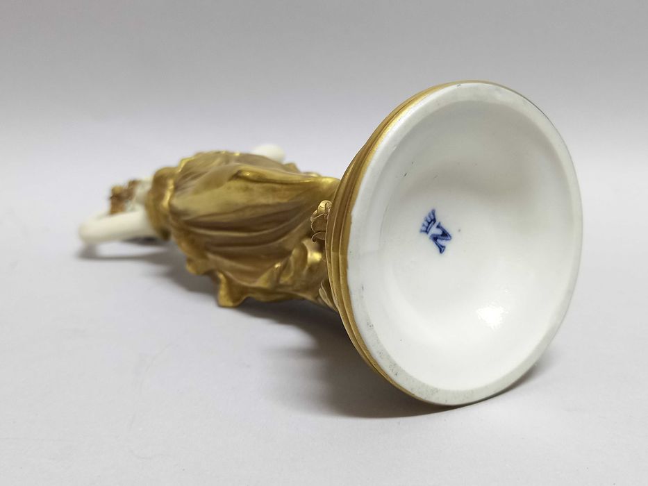 Muza, alegoria, złocona figurka Volkstedt. przed 1936 r.