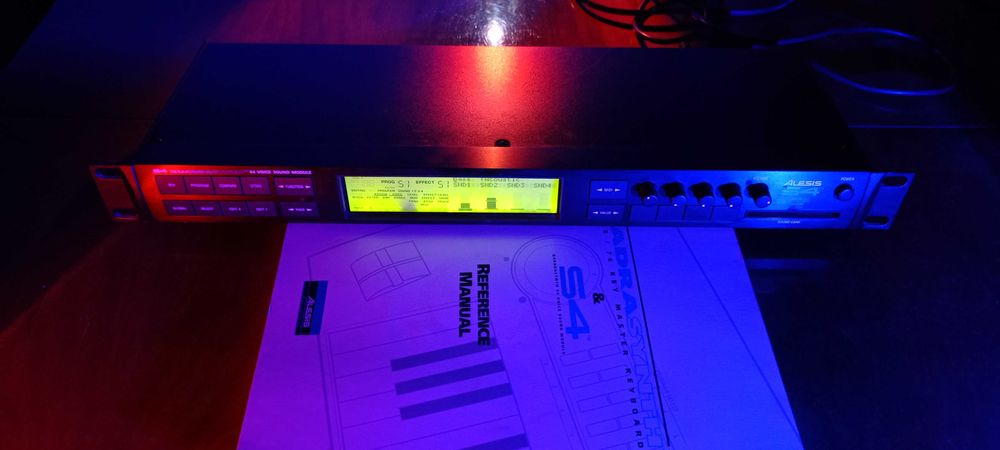 Moduł dźwiękowy syntezatora, Alesis S4