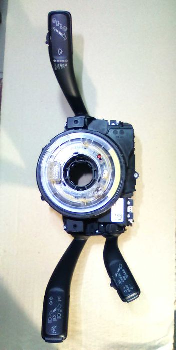 Переключатель подрулевой (стрекоза) VW Touareg nf  4H0953568B