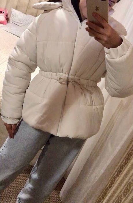 Зимова курточка біла