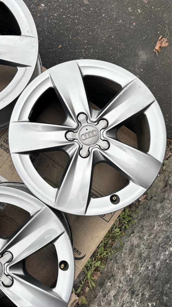 Komplet felgi aluminiowe Audi A3 7,5jx17 et56  5x112