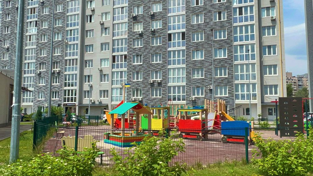 Ревуцького 54-Б, 1-к.кв 47,5м2 з обробкою та видом на озеро, h-2,70