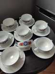 Śliczny stary zestaw siedmiu bulionówek porcelana