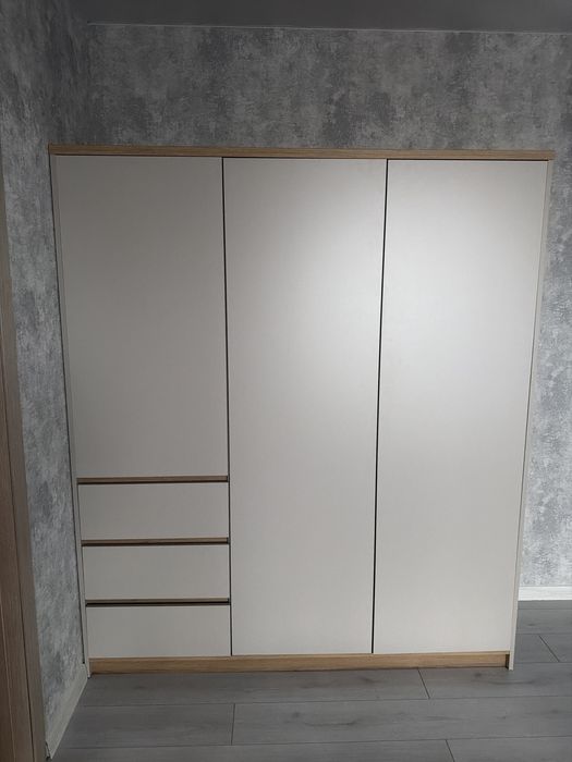 Продам шафу у використанні 1 місяць