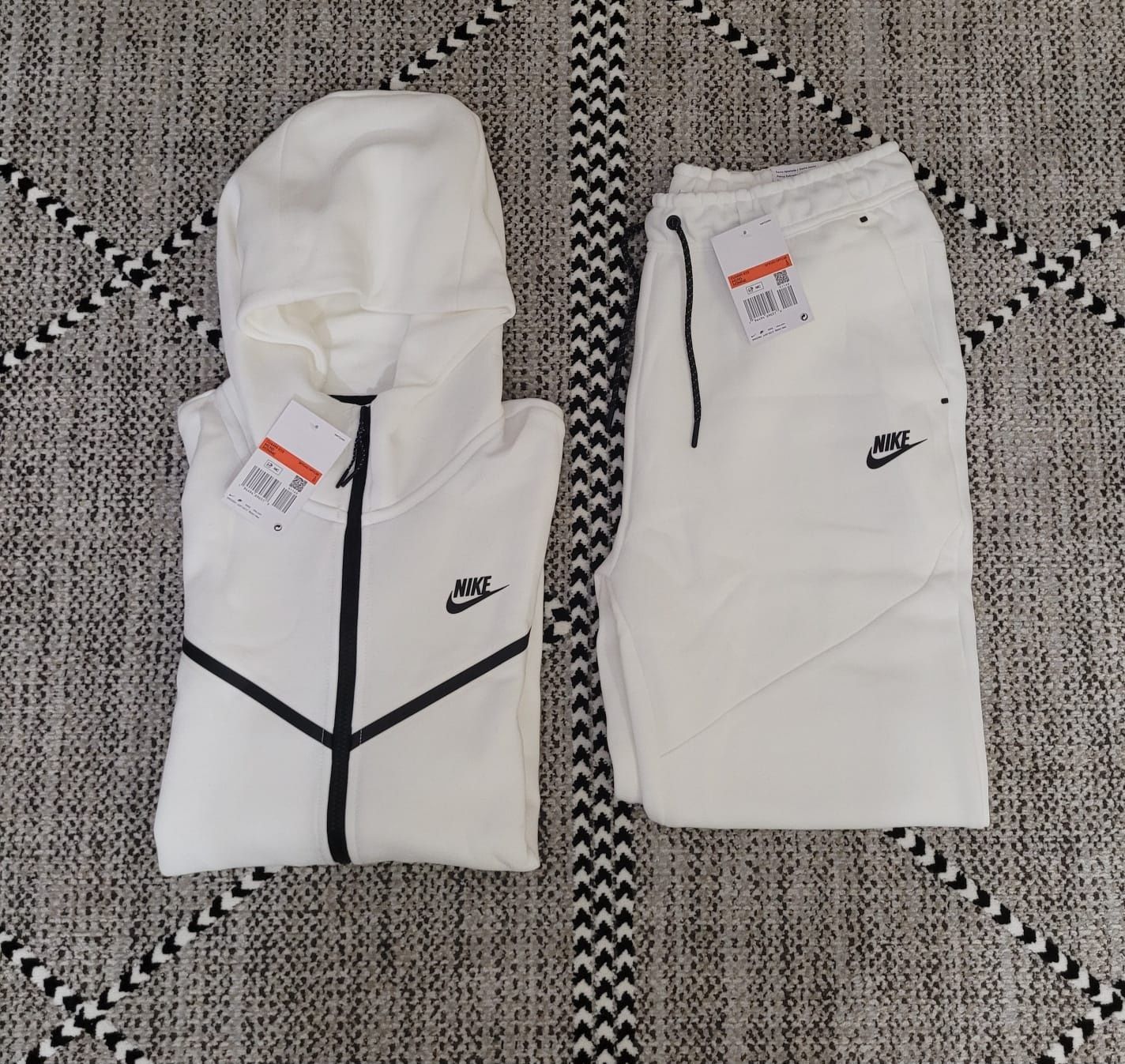 Nowy ! Komplet Nike Tech Fleece White L