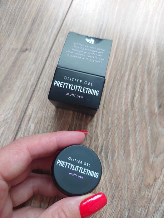 żel-nabłyszczacz do oczu, ust, policzków Prettylittlething