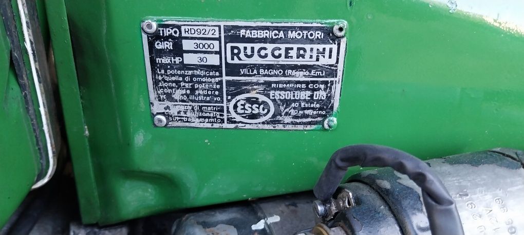 Tractor ferrari com matricula e freze
