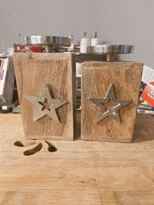 Dwa świeczniki świąteczne