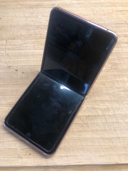 Sprzedam telefon Flip 5G 256