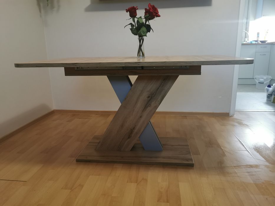 Stół do jadalni polecam odbiór osobisty.
