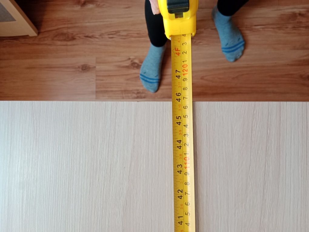 Stół rozkladany plus krzesła