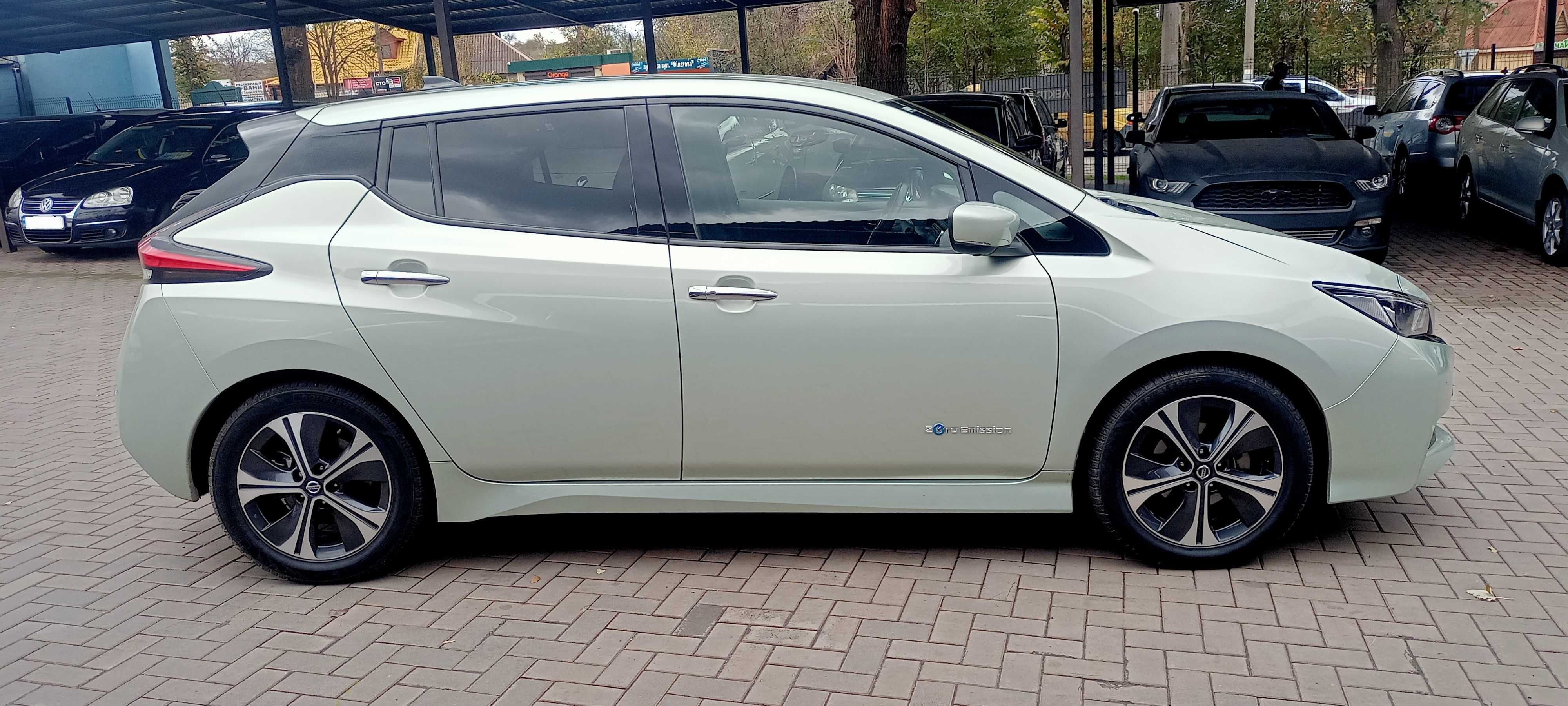 Nissan Leaf 2018p