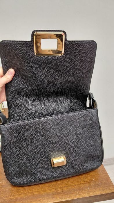 Чорна шкіряна сумка Michael Kors