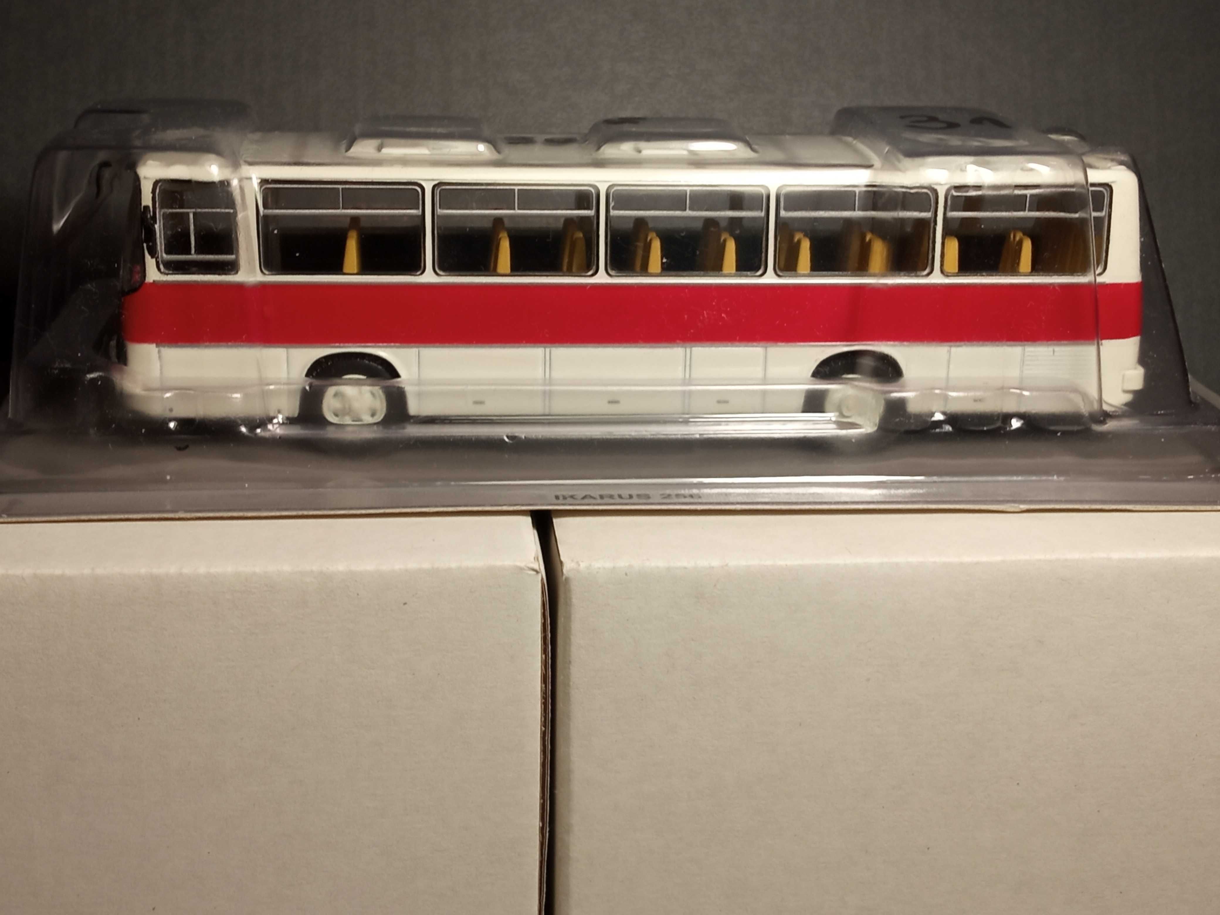 Model autobusu IKARUS 256 w skali 1/72.