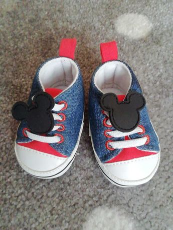 Sapatos bebé Mickey