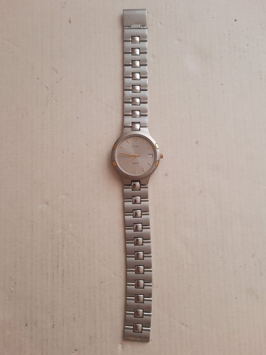 Stary zegarek naręczny Royal