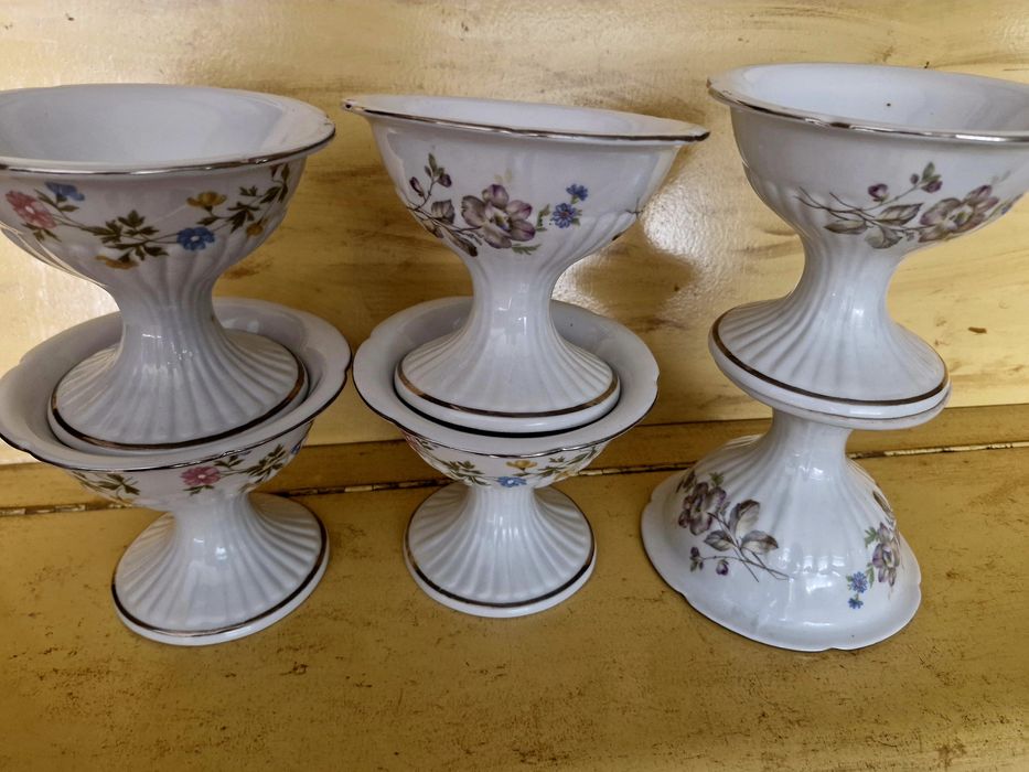 Zestaw pucharków Chodzież PRL porcelana