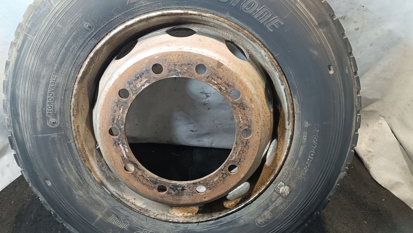 Koło Opona Felga 1x R22,5 Bridgestone U-ap 001, 275/70