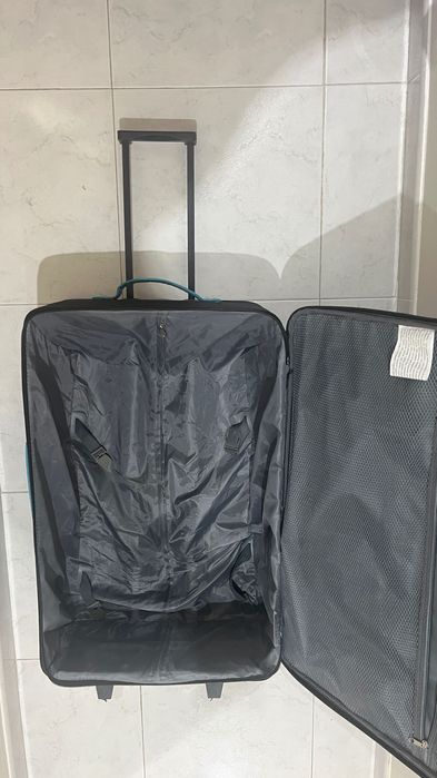 Mala de Viagem Preta Grande –Também serve como Mala de Arrumação