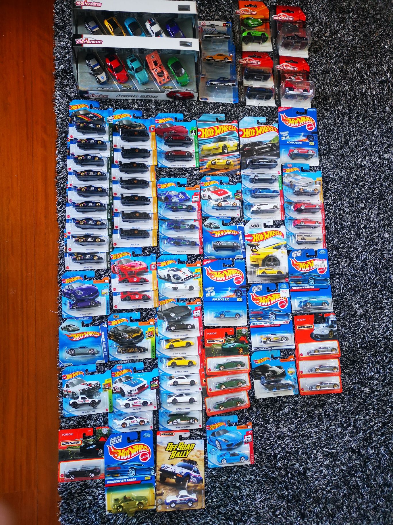 Dogde/volvo hot wheels com portes incluídos