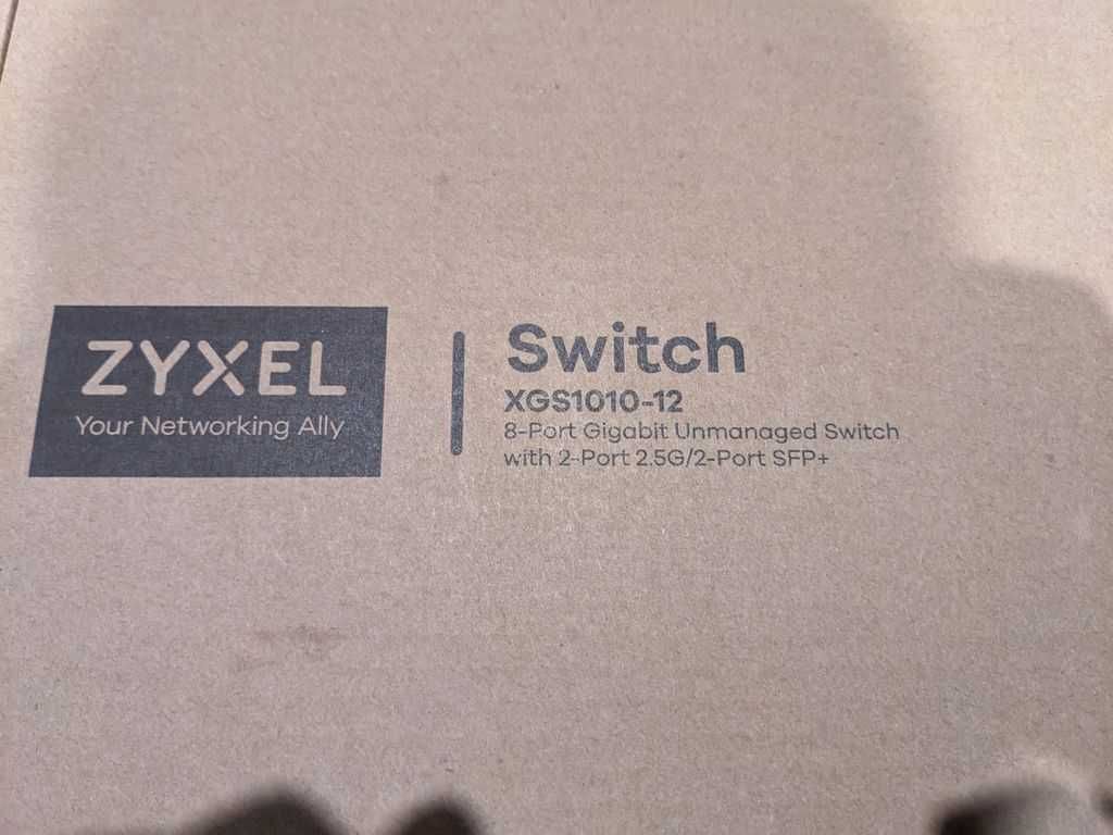 Мережевий комутатор switch 10Gb Zyxel XGS 1010-12 на 12 портів