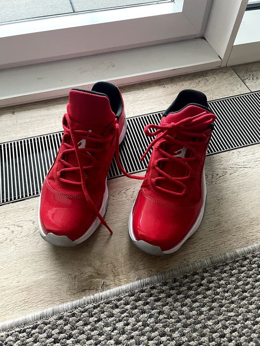 Buty Air Jordan 11 CMFT czerwone, praktycznie nieużywane, rozmiar 40,5