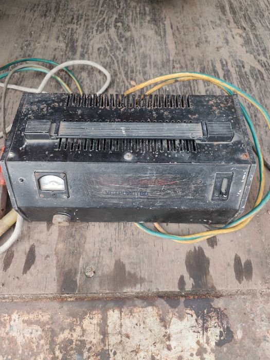 Продам зарядно-пусковое устройство