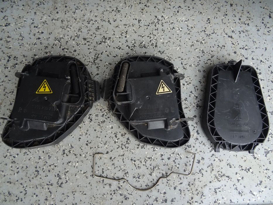 VW TOURAN DEKIELKI DO LAMP PRZEDNICH XENON DEKIELEK