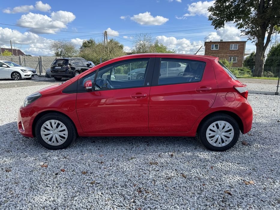 TOYOTA YARIS 1.5 benz /5 drzwi/niski przebieg
