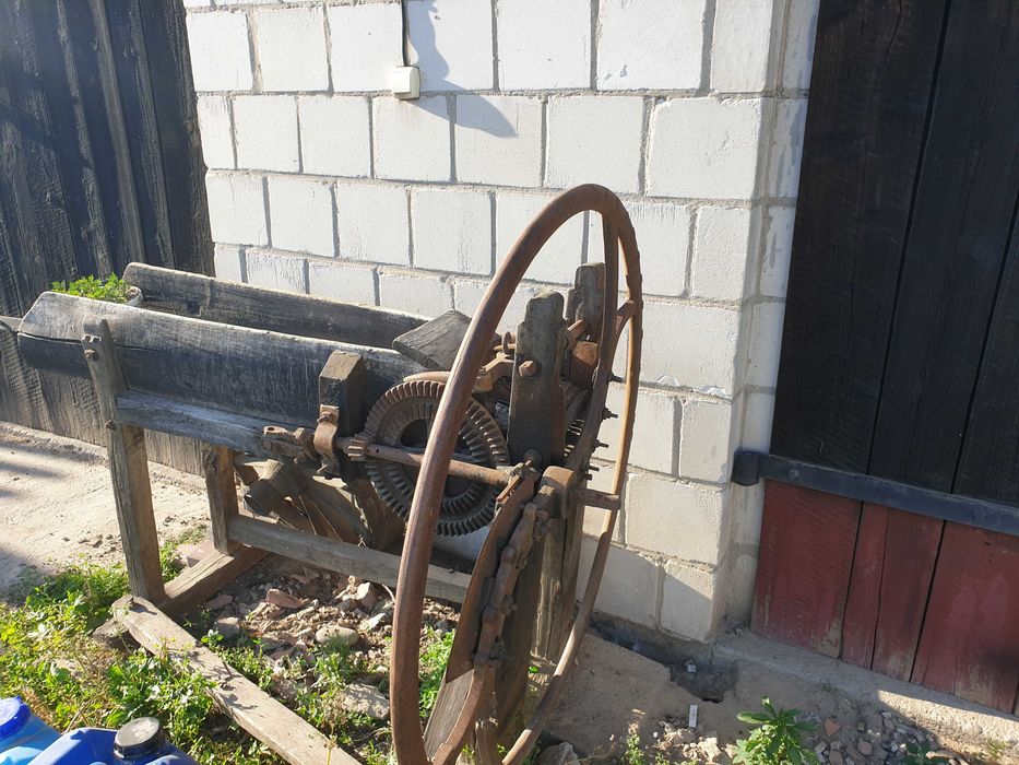 Sprzedam ozdobną sieczkarnię