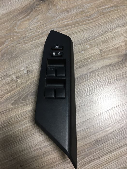 Переключатель панель стекла toyota rav4 74232- 42180