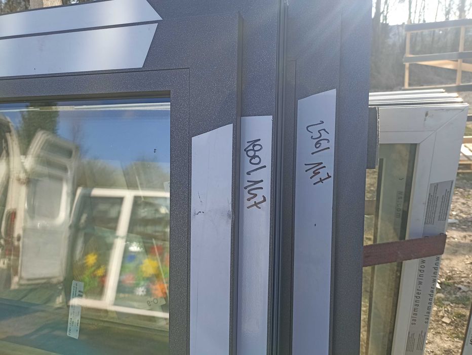 Okno pcv 180/147 grafit trzy szybowe