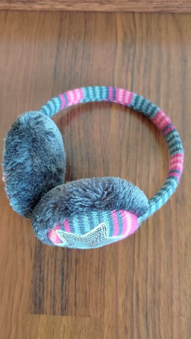 Nauszniki zimowe dziecięce, jak nowe.