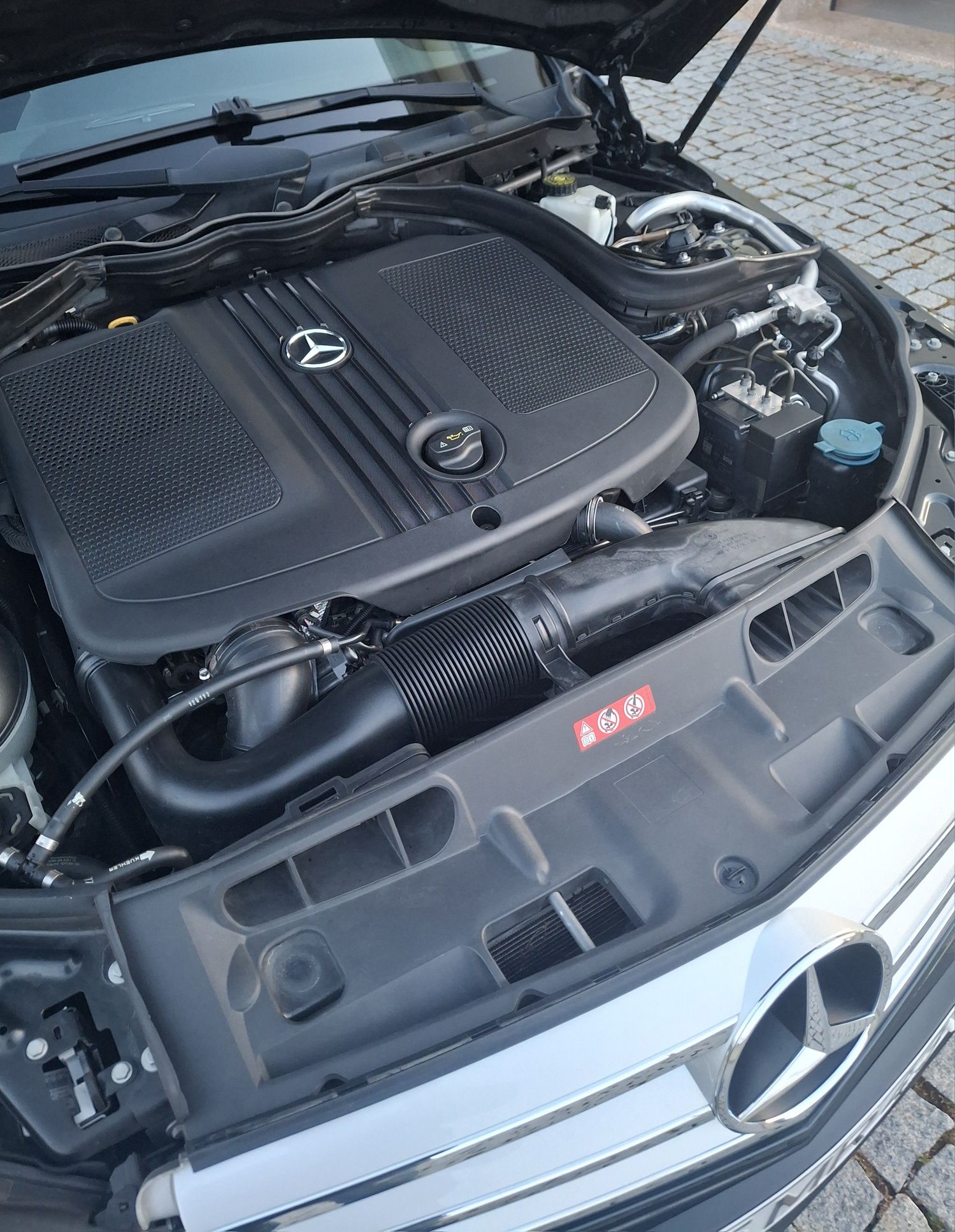 Mercedes-Benz C 220 CDi Avantgarde BlueEfficiency Aut. Nacional