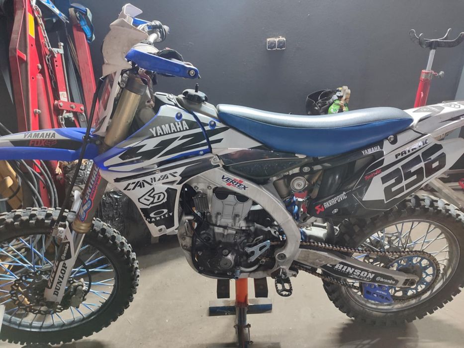 Cross Yamaha Yzf 450F 2011