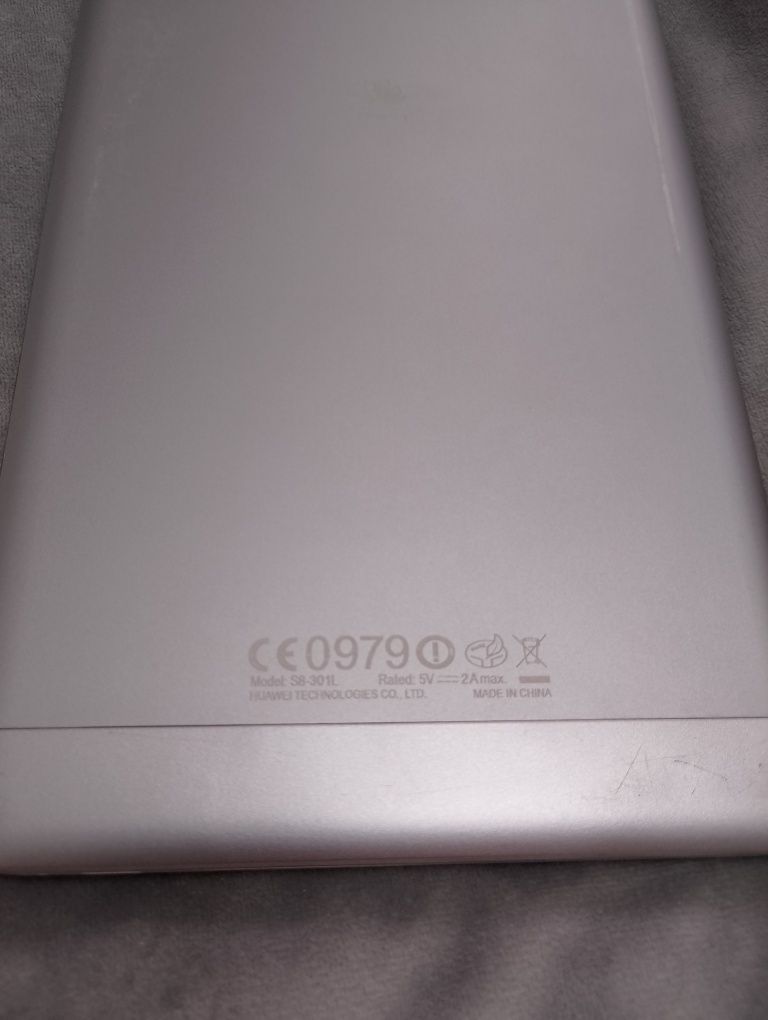Huawei MediaPad M1 model: S8-301L планшет